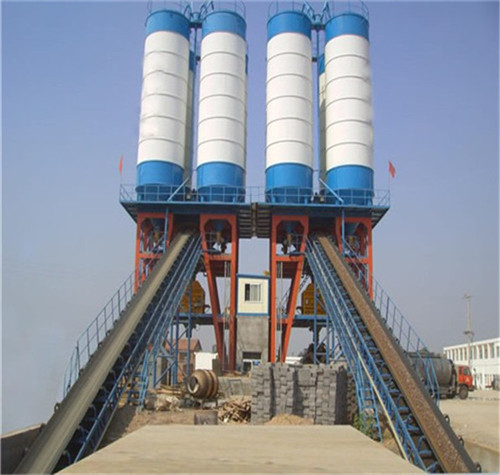怎么建混凝土攪拌站的地基？